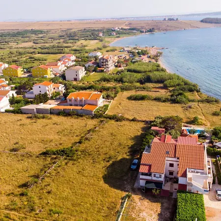Crljenko Apartament *