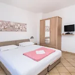Apartment Crljenko Povljana