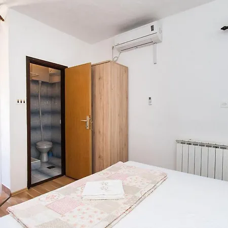 Crljenko Apartment Povljana