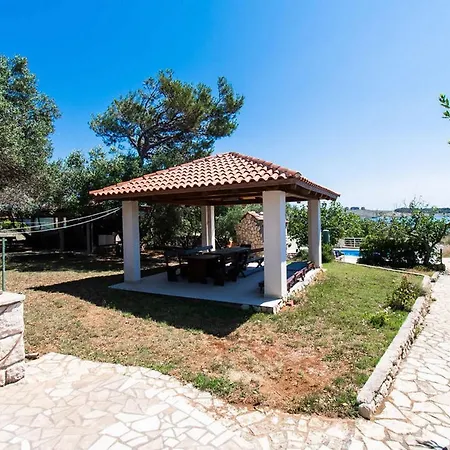 Apartment Crljenko Povljana
