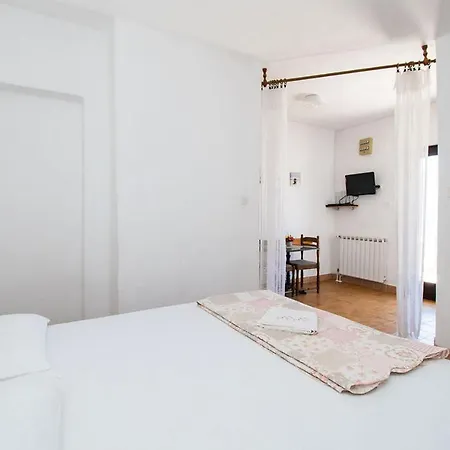 Crljenko * 波弗加纳