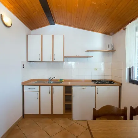Apartment Crljenko *